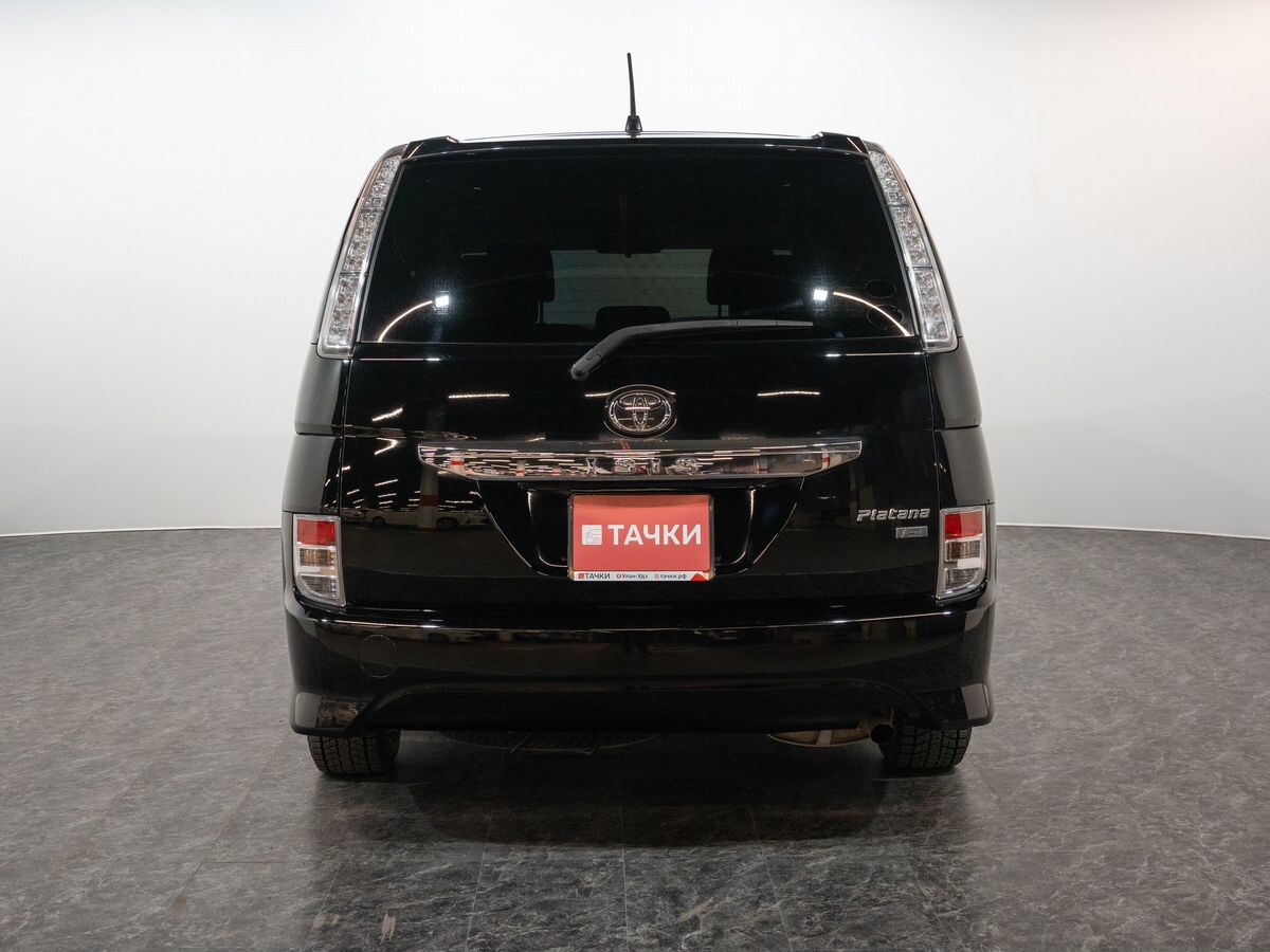 Toyota ISis 2012 - фото автомобиля