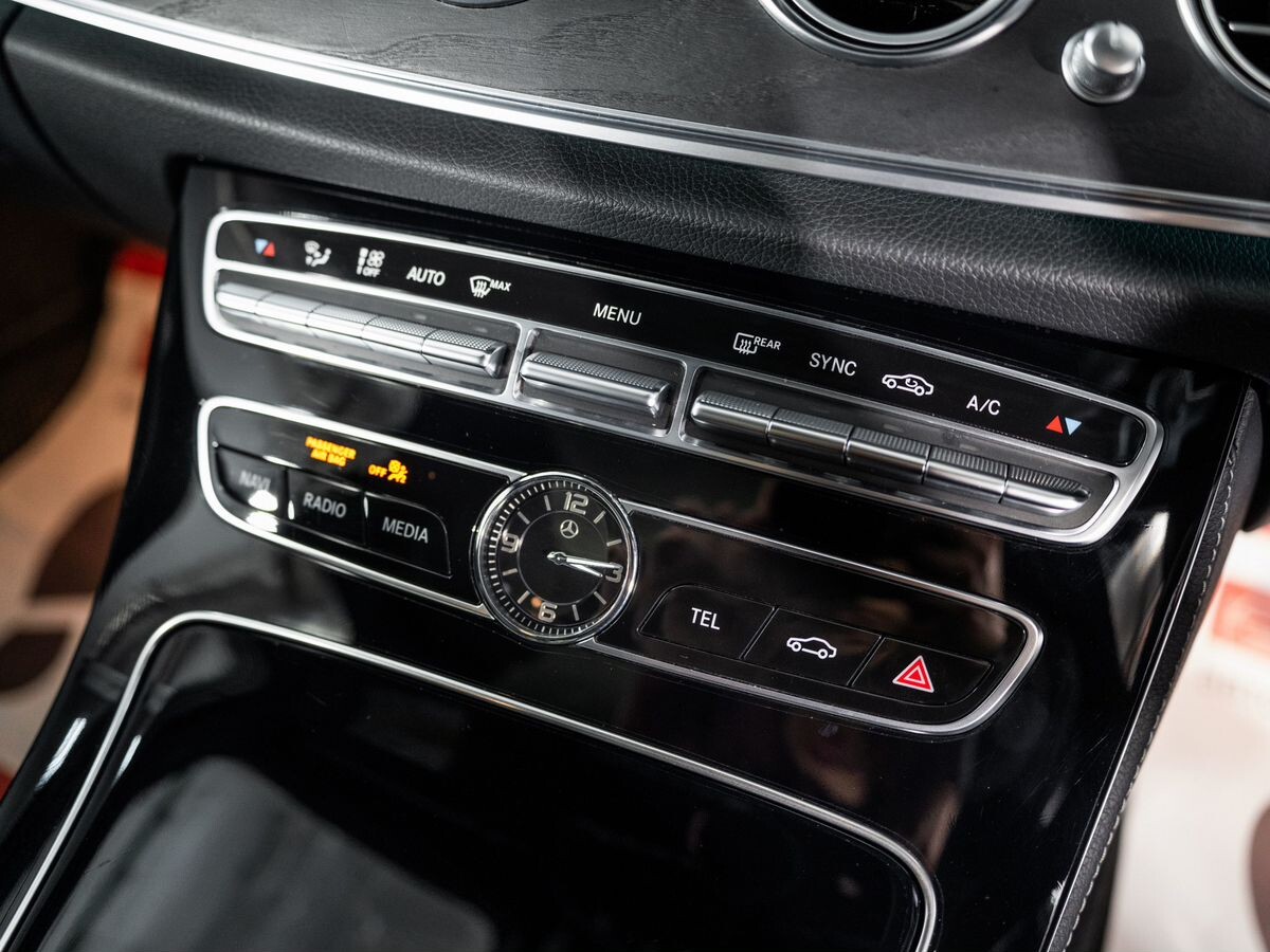 Mercedes-Benz E-Класс 2019 - фото автомобиля