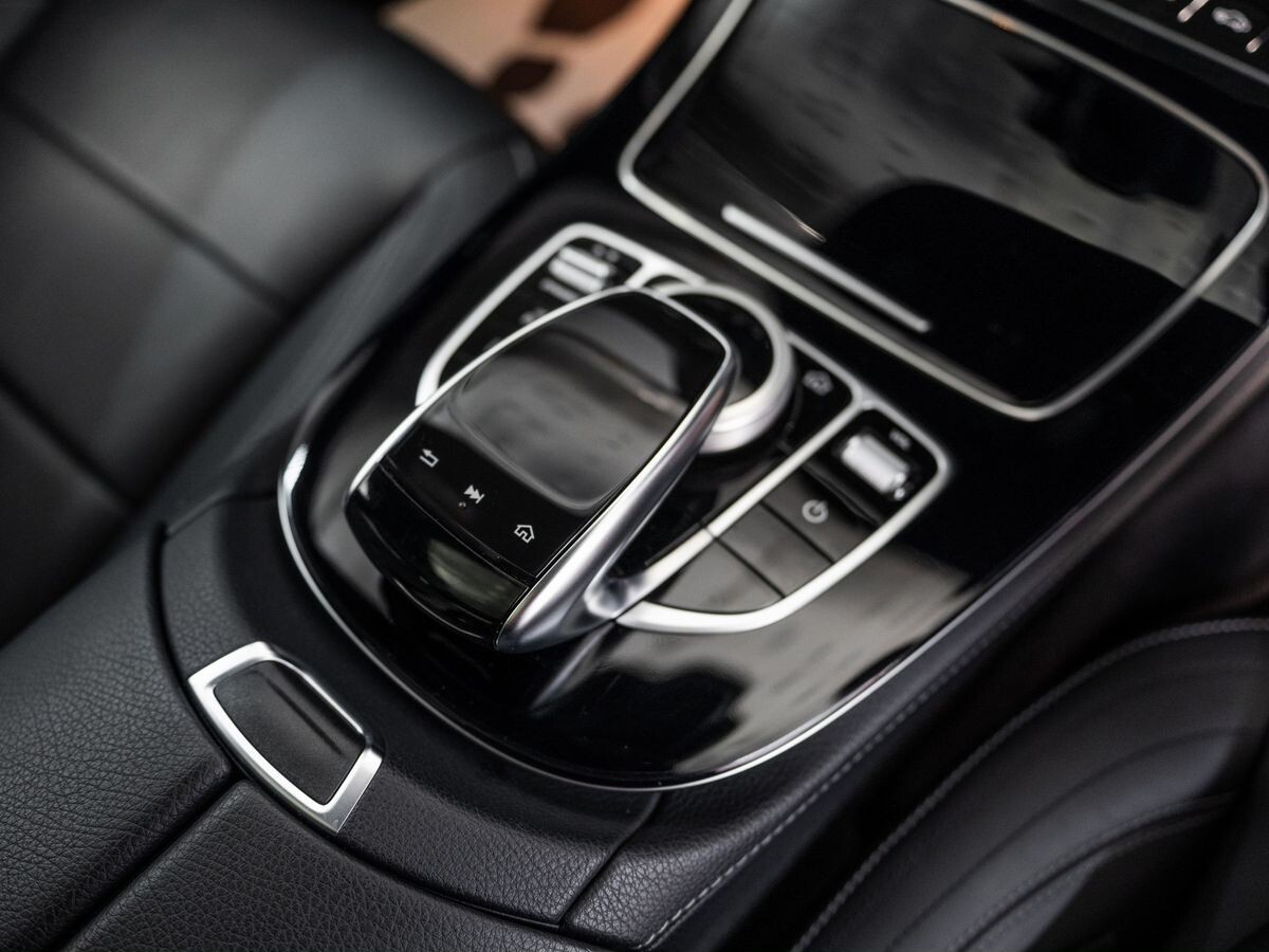 Mercedes-Benz E-Класс 2019 - фото автомобиля
