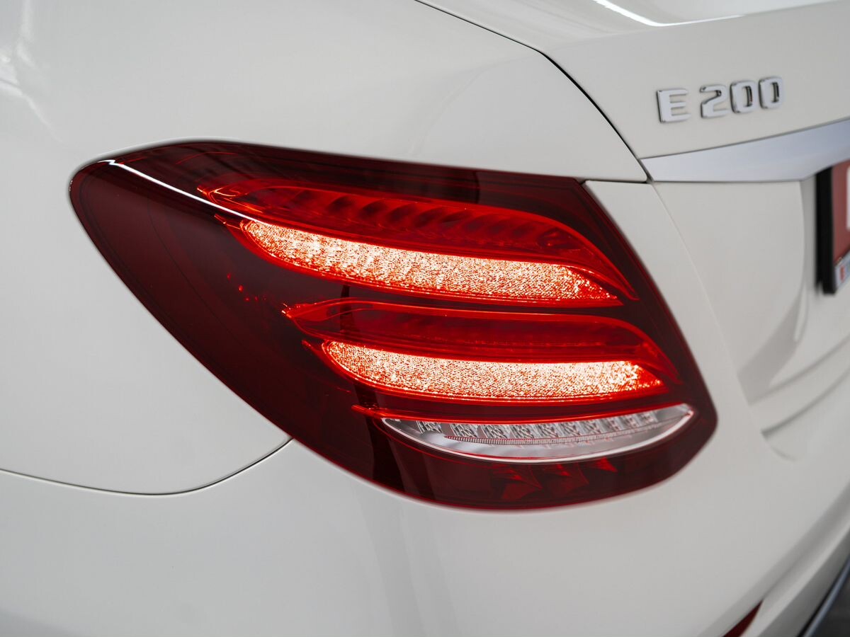 Mercedes-Benz E-Класс 2019 - фото автомобиля