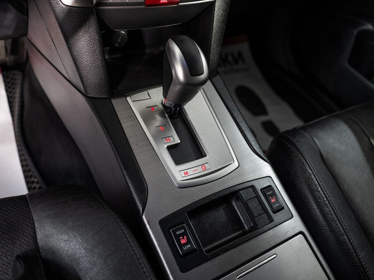 Subaru Legacy 2011 - фото автомобиля