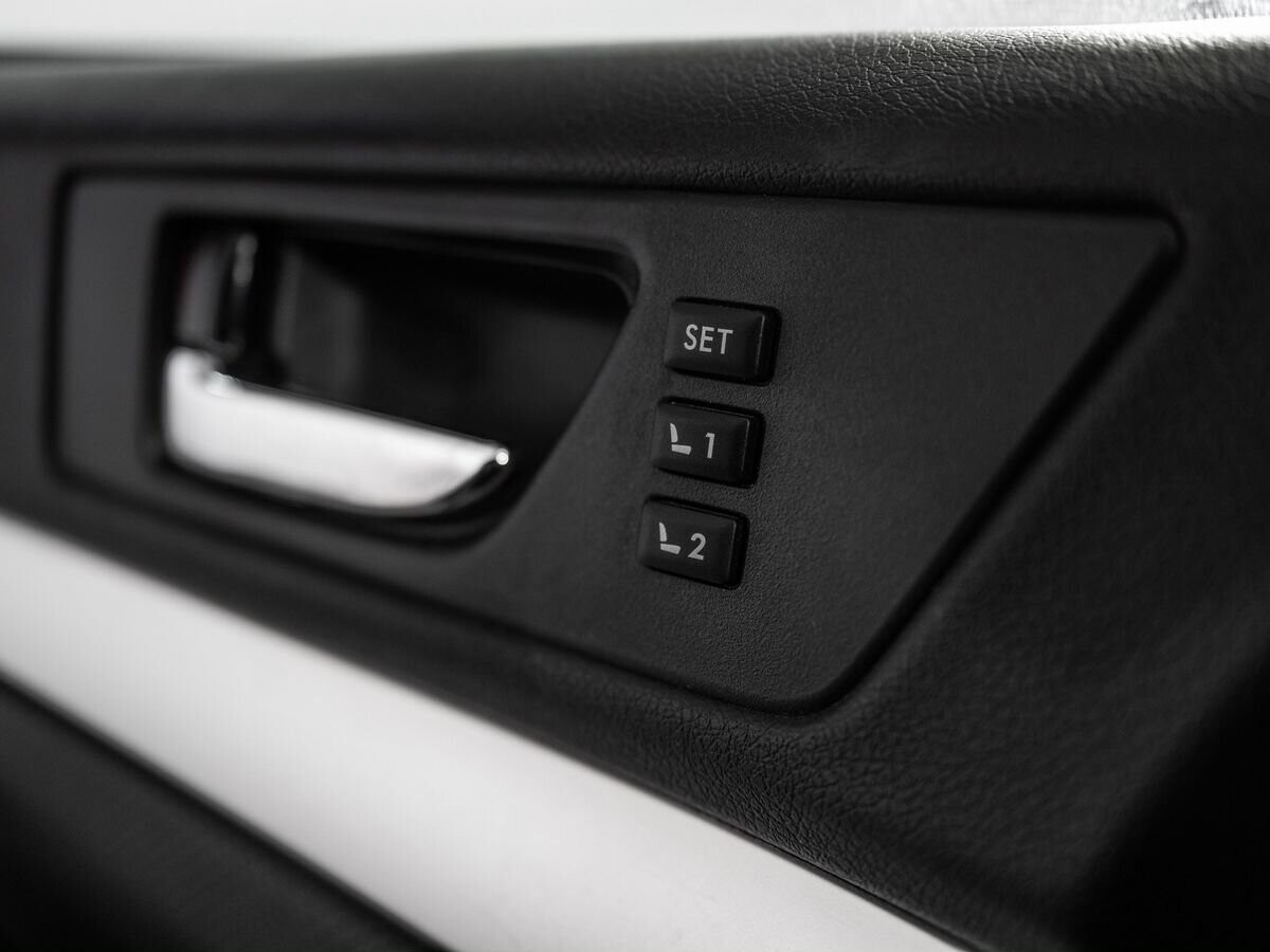 Subaru Legacy 2011 - фото автомобиля