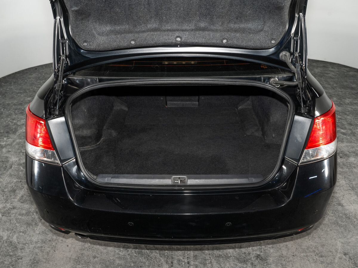 Subaru Legacy 2011 - фото автомобиля