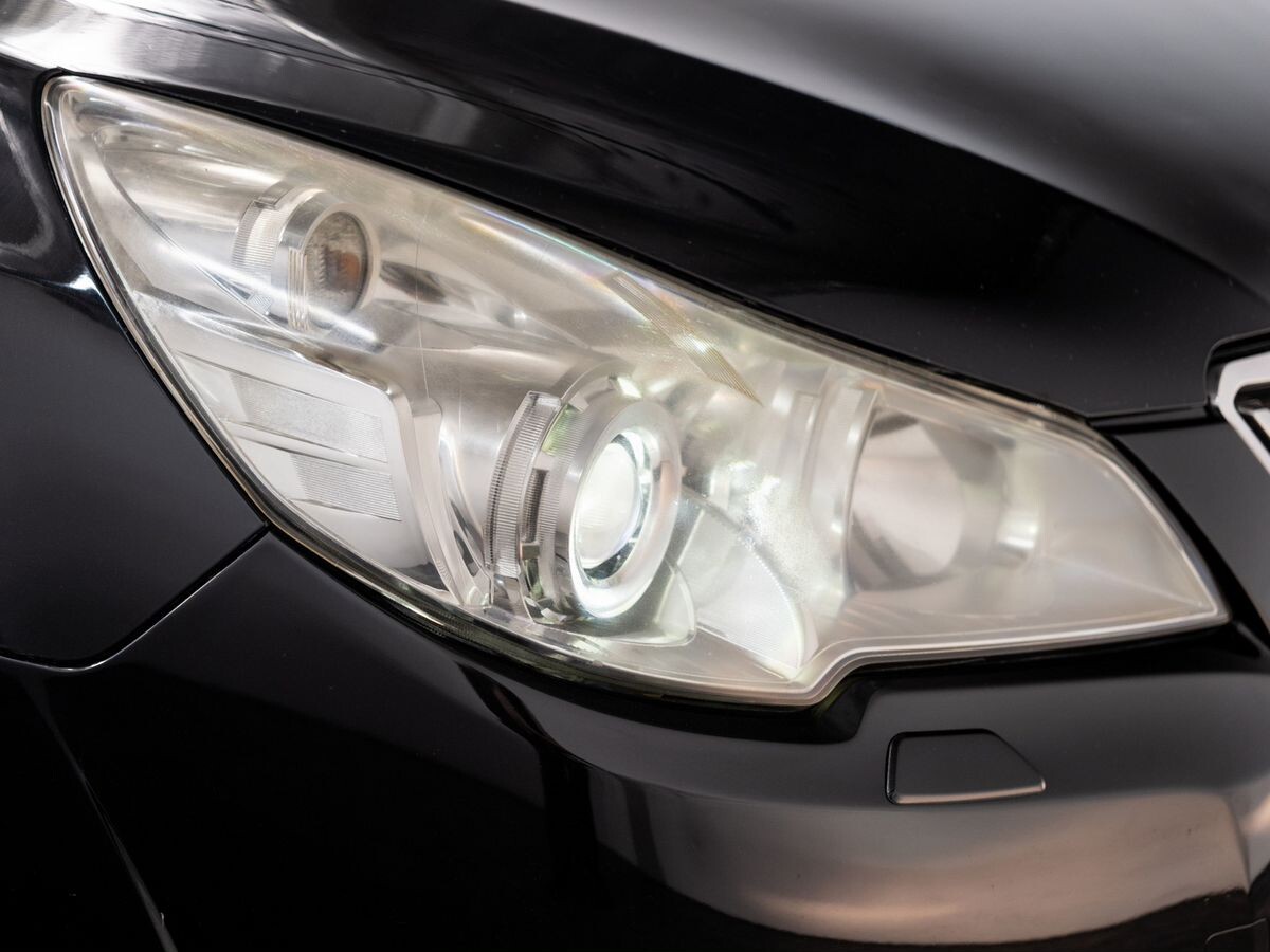 Subaru Legacy 2011 - фото автомобиля