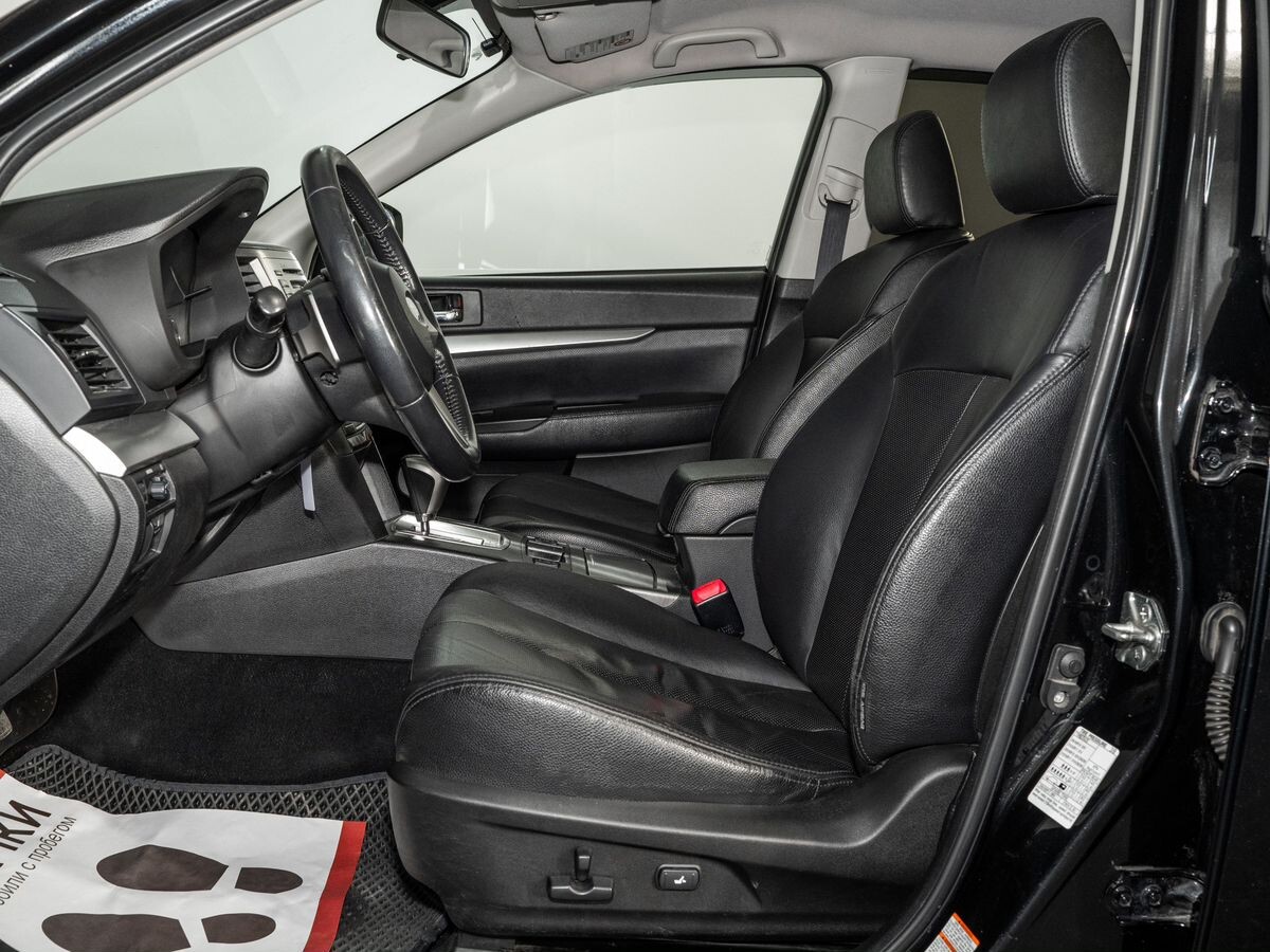 Subaru Legacy 2011 - фото автомобиля