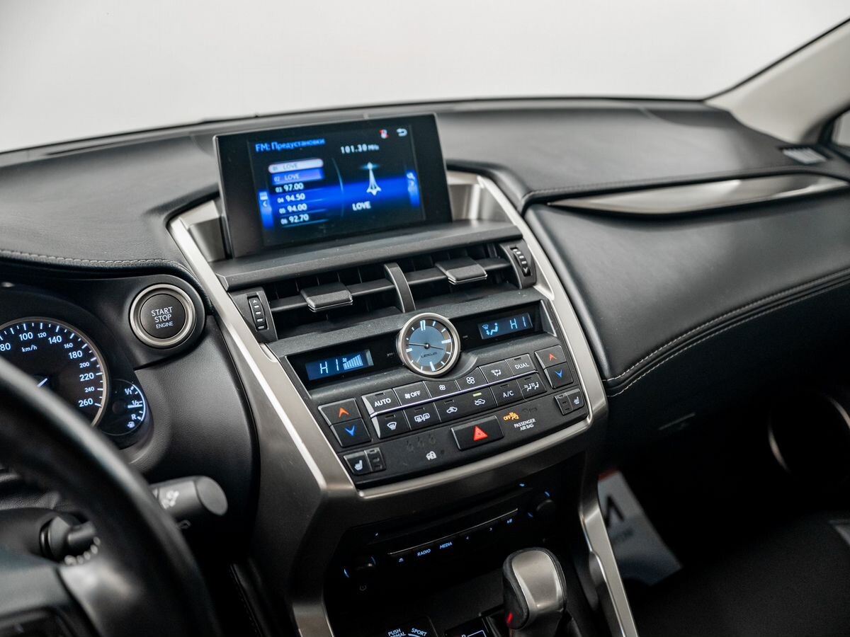 Lexus NX 2017 - фото автомобиля