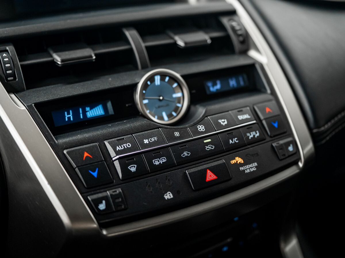 Lexus NX 2017 - фото автомобиля