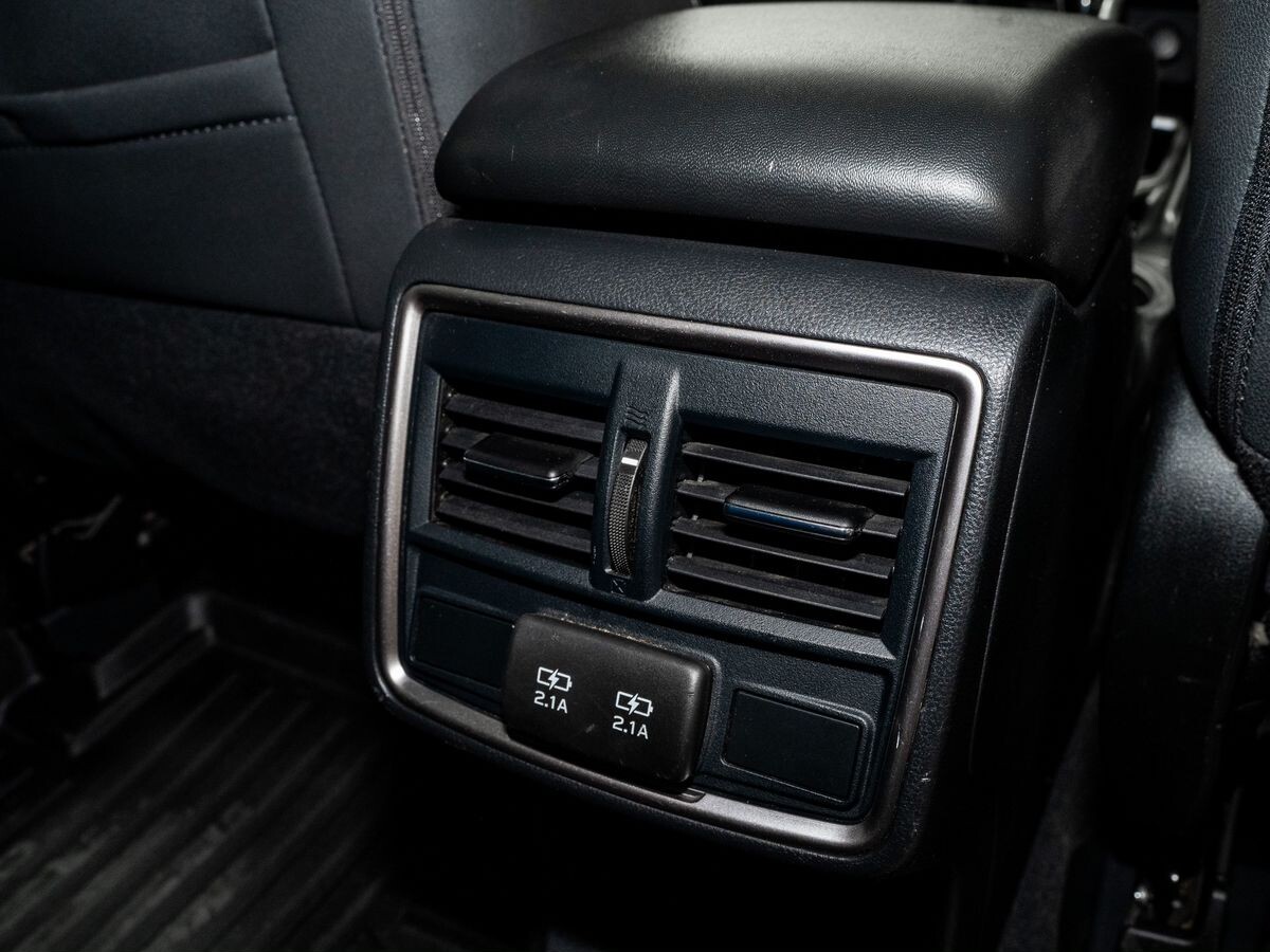 Subaru Forester 2021 - фото автомобиля