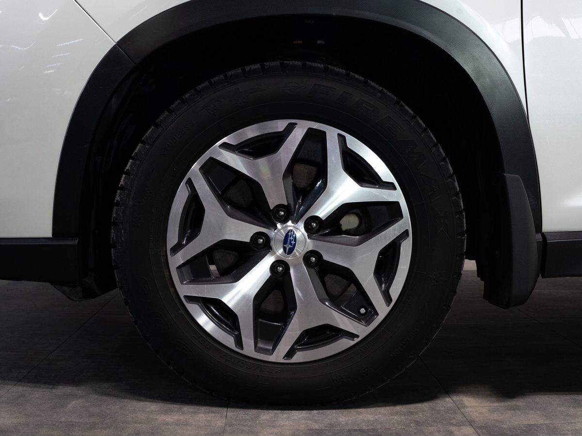 Subaru Forester 2021 - фото автомобиля