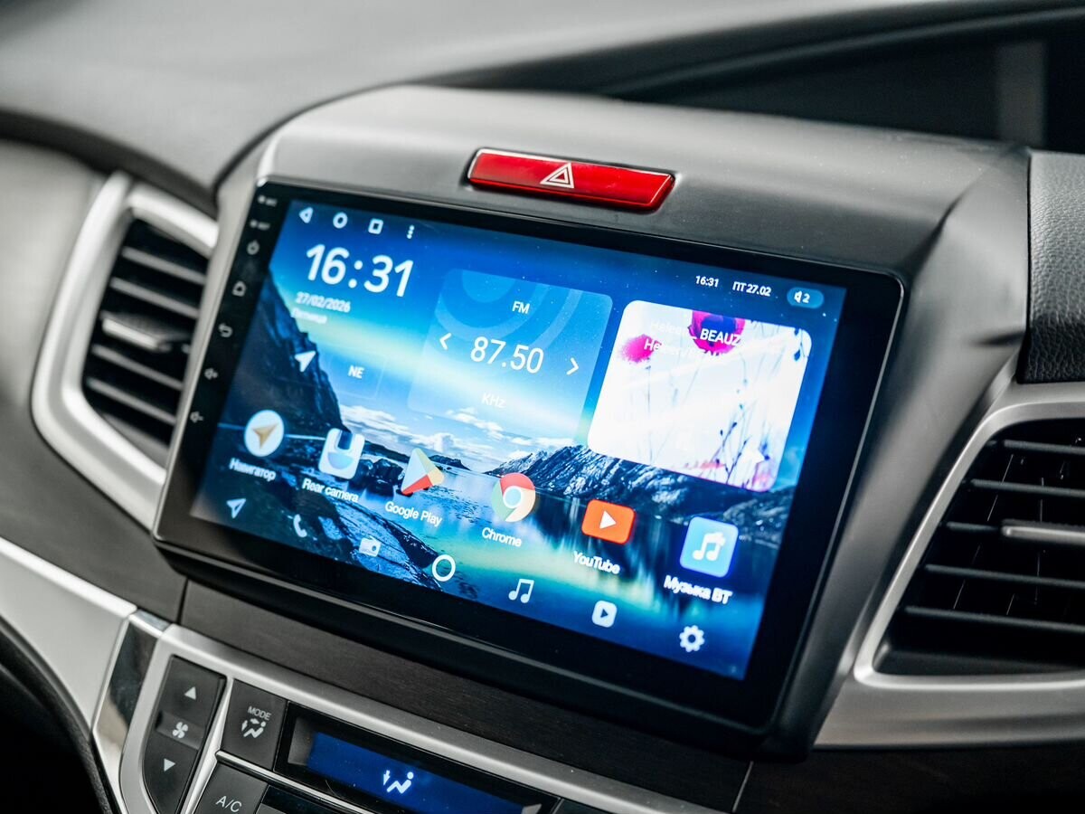 Honda Jade 2017 - фото автомобиля