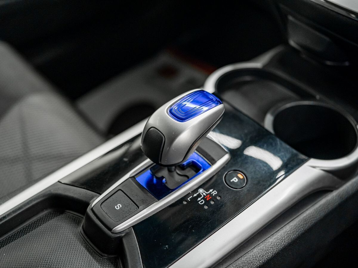 Honda Jade 2017 - фото автомобиля