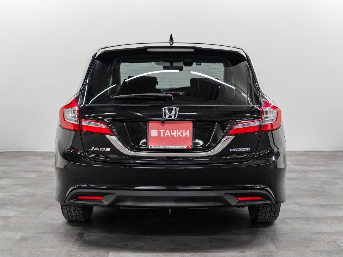 Honda Jade 2017 - фото автомобиля