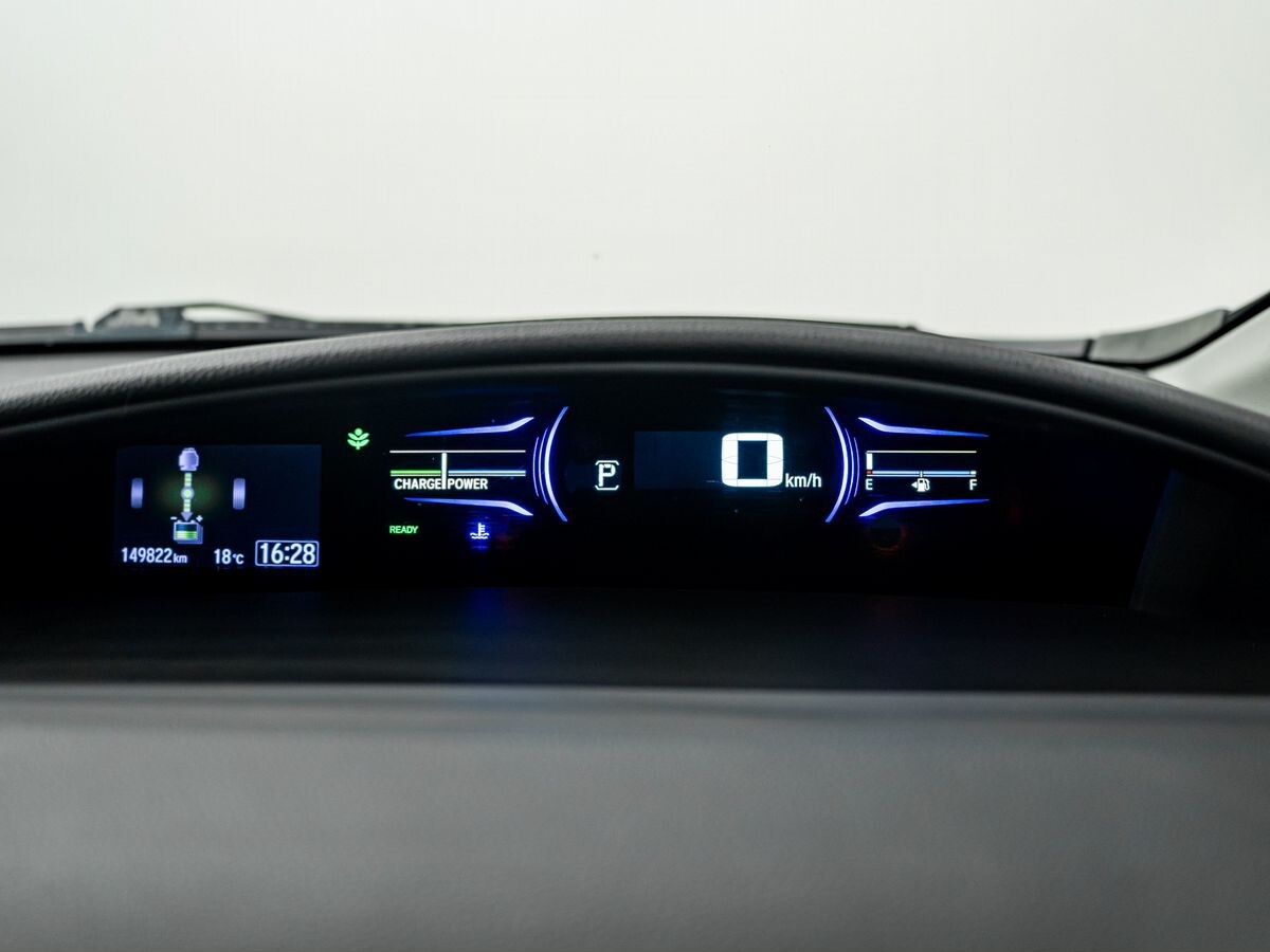 Honda Jade 2017 - фото автомобиля