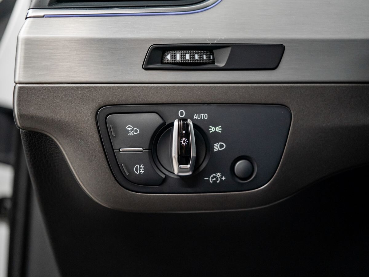 Audi Q7 2015 - фото автомобиля