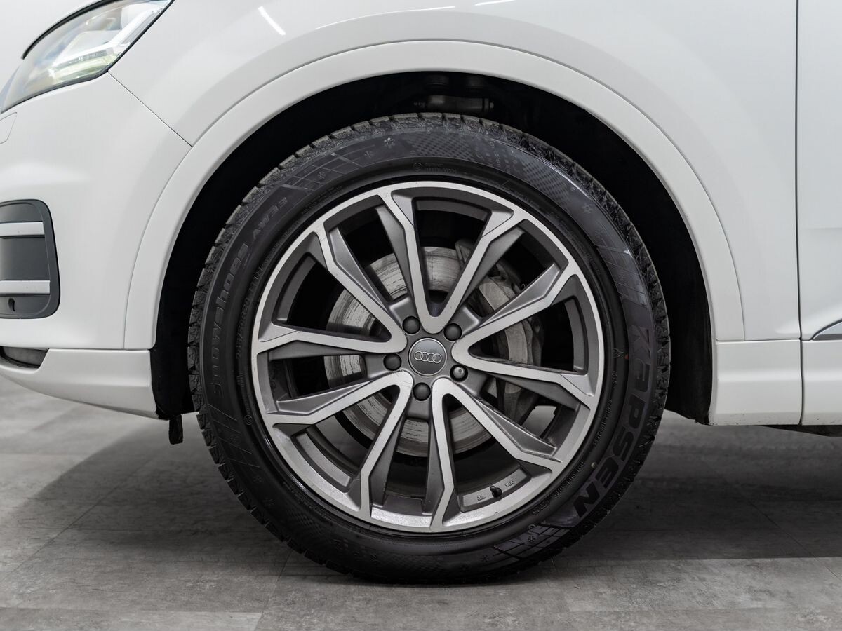 Audi Q7 2015 - фото автомобиля