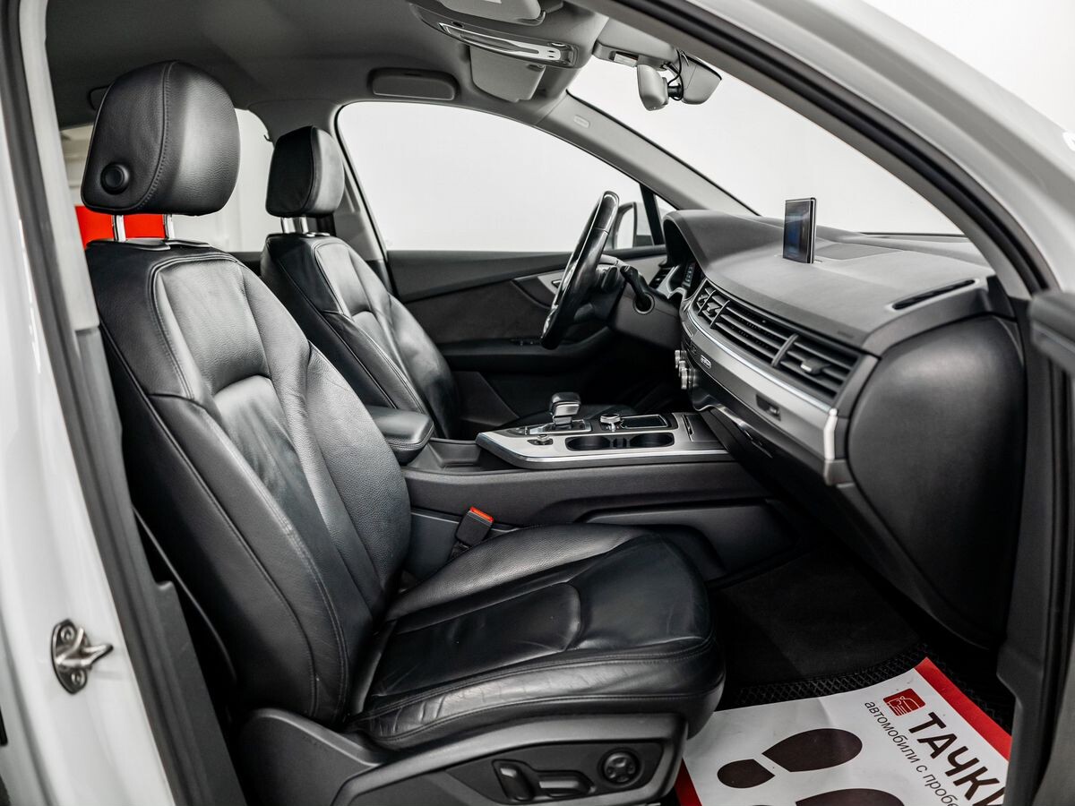Audi Q7 2015 - фото автомобиля
