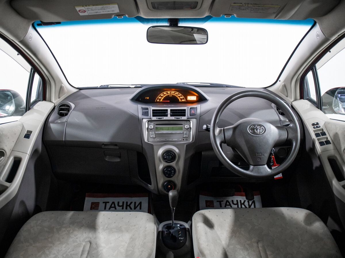 Toyota Vitz 2009 - фото автомобиля
