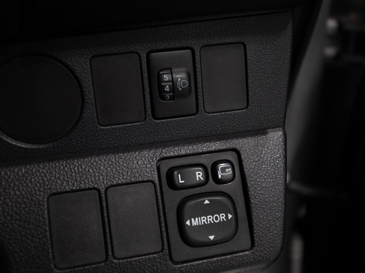 Toyota Ractis 2013 - фото автомобиля