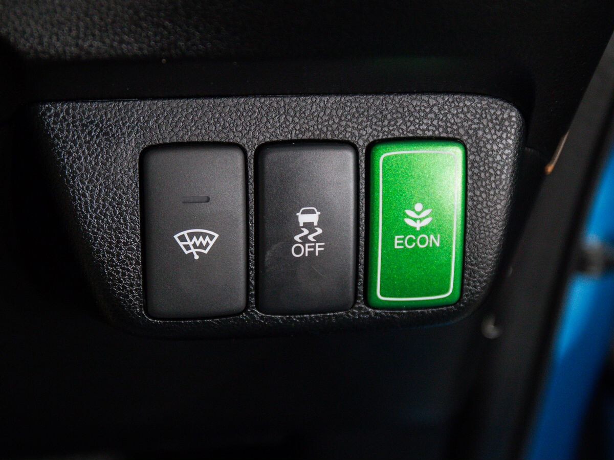 Honda Fit Shuttle 2011 - фото автомобиля