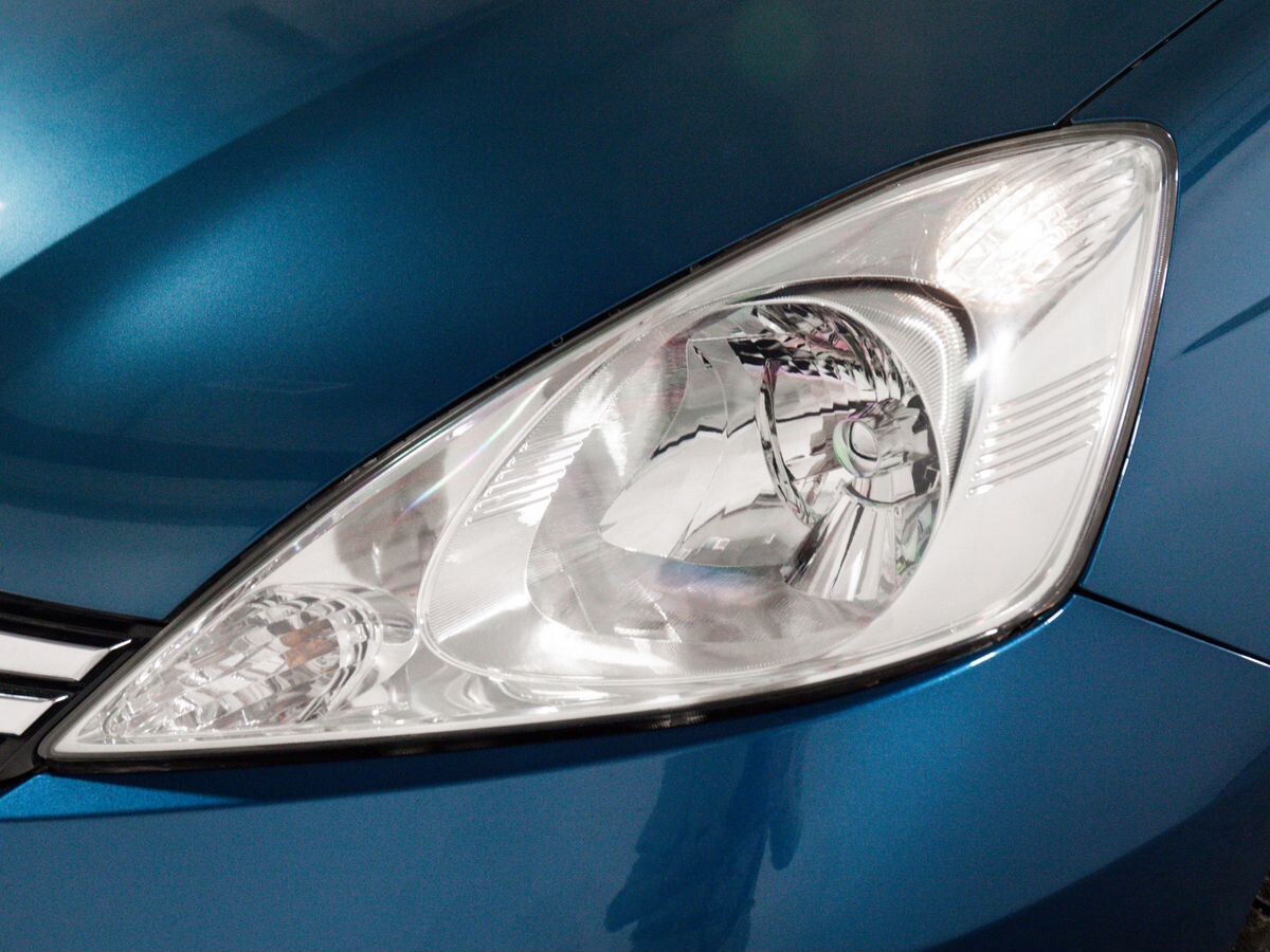 Honda Fit Shuttle 2011 - фото автомобиля