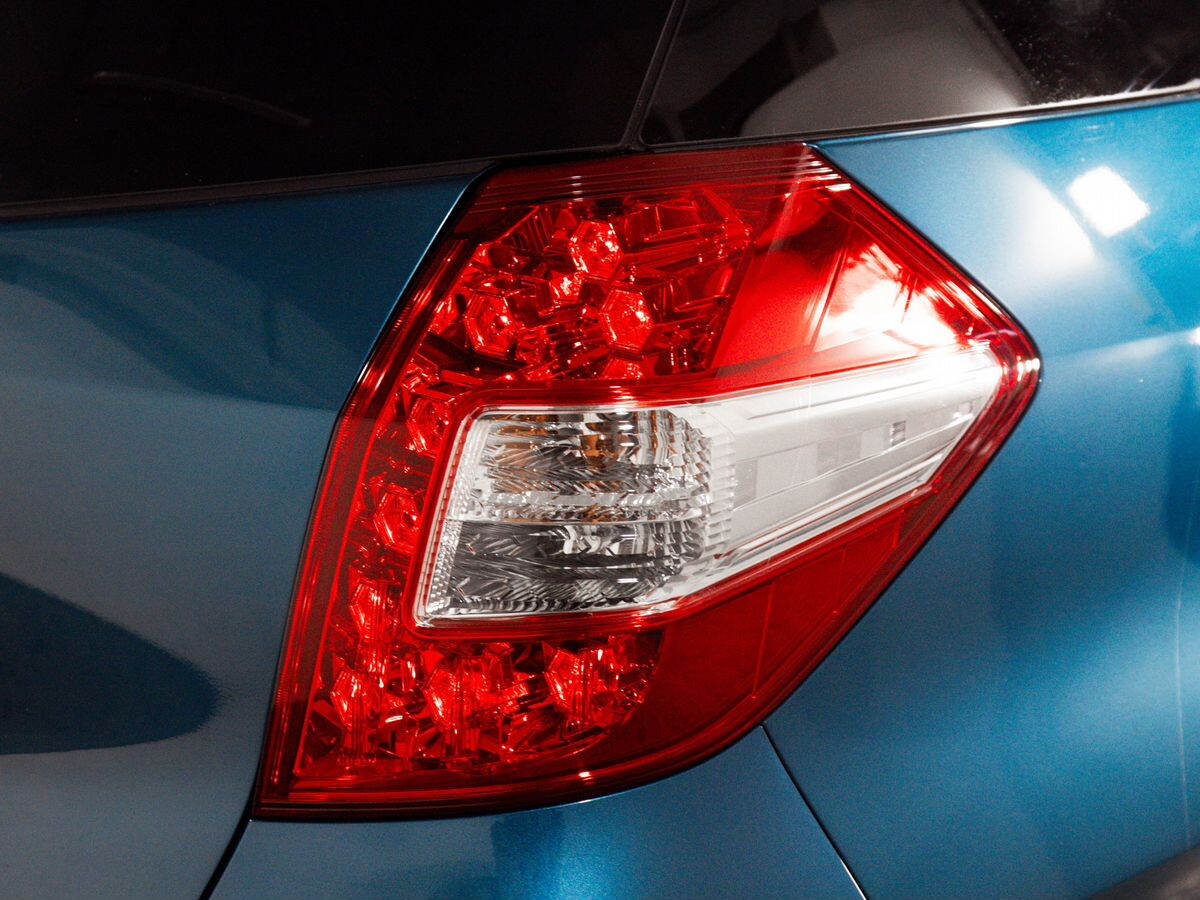 Honda Fit Shuttle 2011 - фото автомобиля