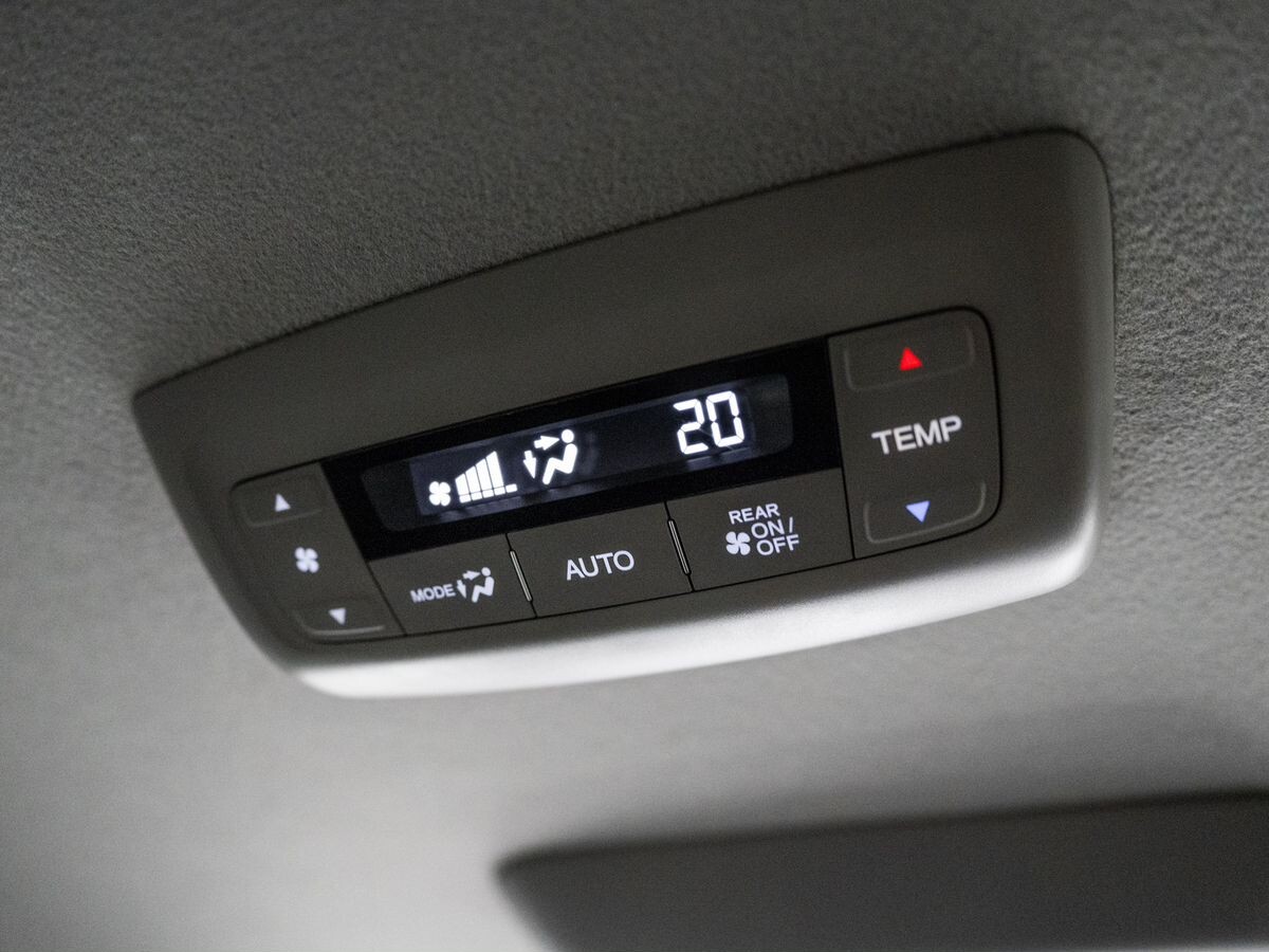 Honda Stepwgn 2015 - фото автомобиля