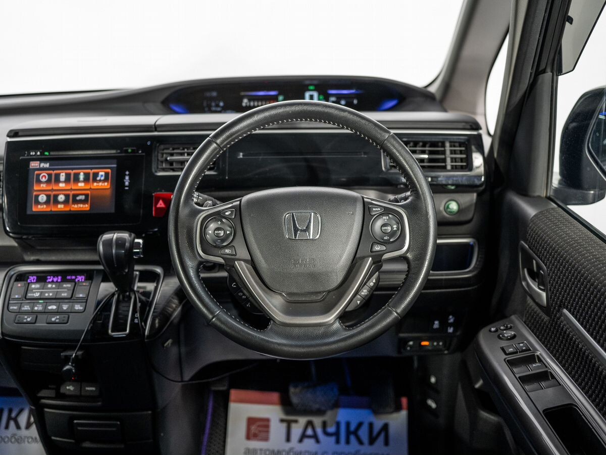 Honda Stepwgn 2015 - фото автомобиля