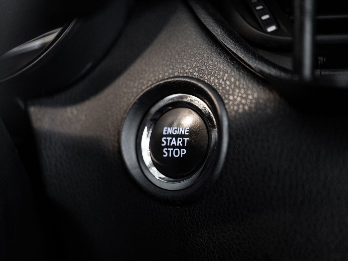 Toyota C-HR 2018 - фото автомобиля