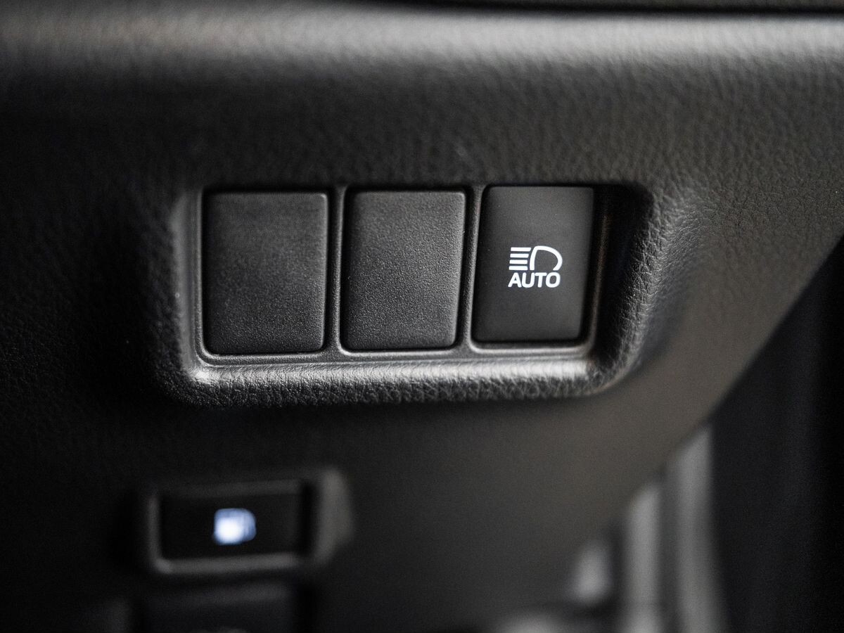 Toyota C-HR 2018 - фото автомобиля