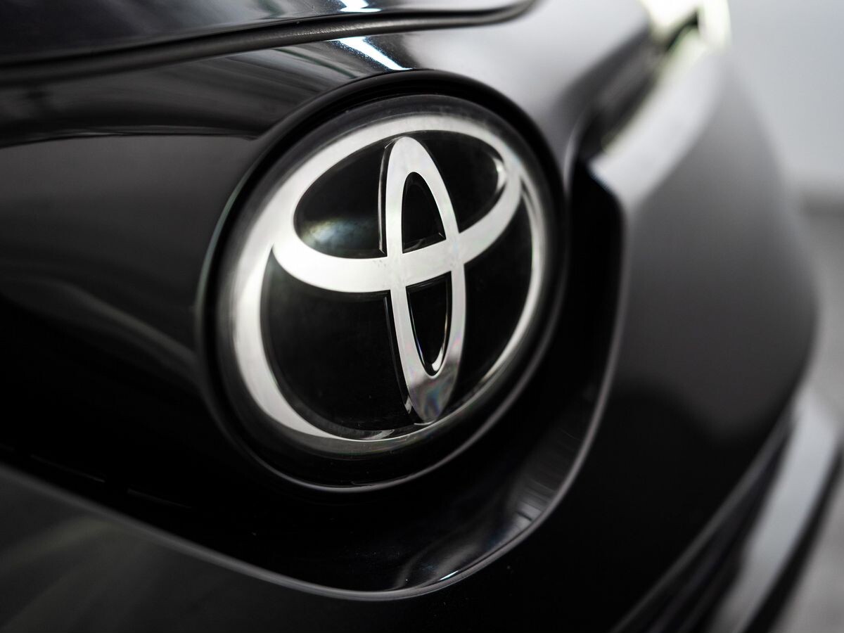 Toyota C-HR 2018 - фото автомобиля