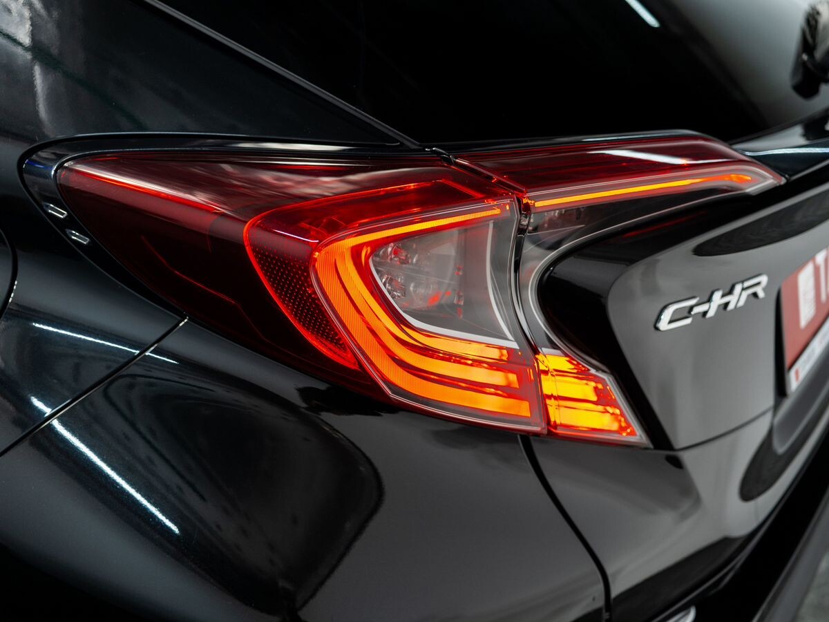 Toyota C-HR 2018 - фото автомобиля