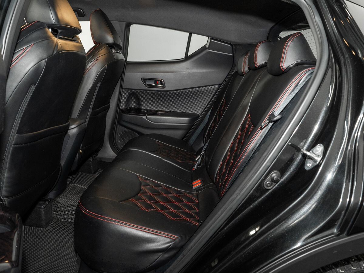 Toyota C-HR 2018 - фото автомобиля