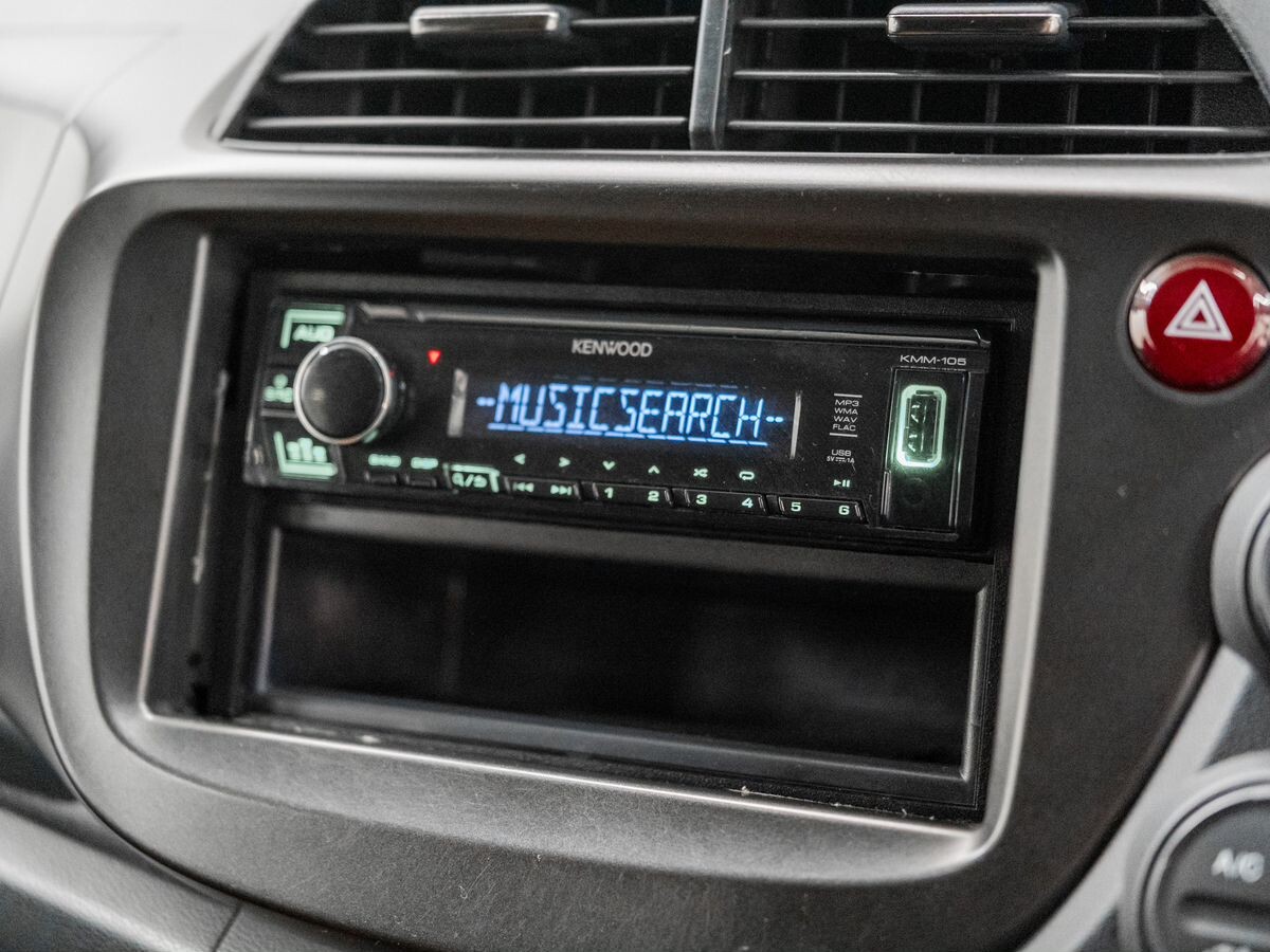 Honda Fit 2011 - фото автомобиля