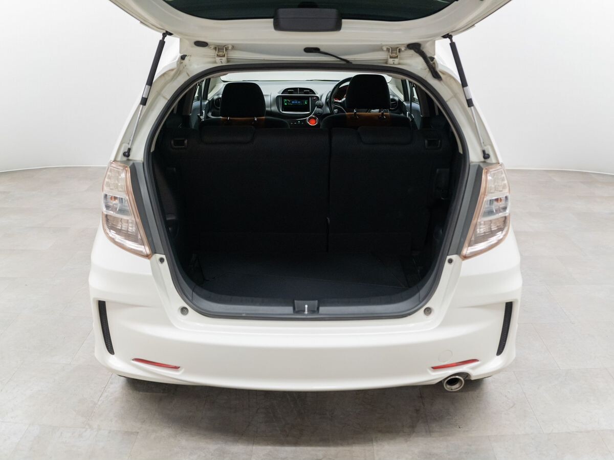 Honda Fit 2011 - фото автомобиля