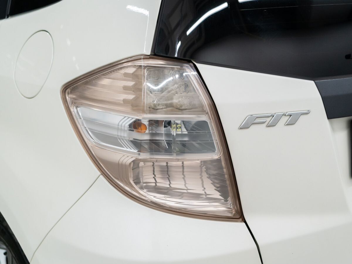 Honda Fit 2011 - фото автомобиля