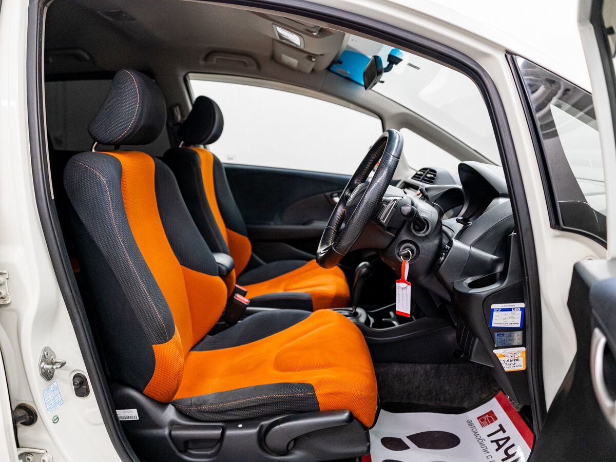 Honda Fit 2011 - фото автомобиля