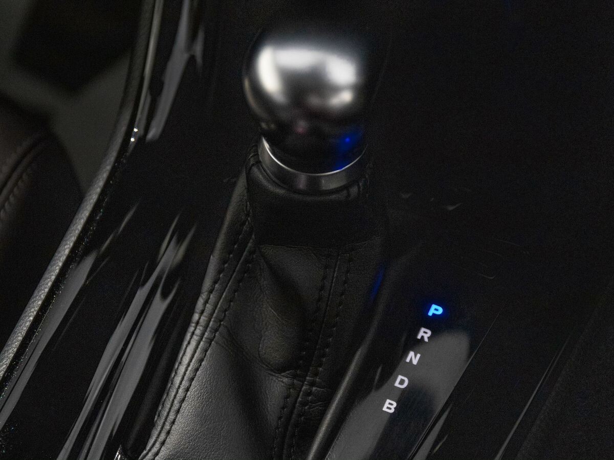 Toyota C-HR 2018 - фото автомобиля