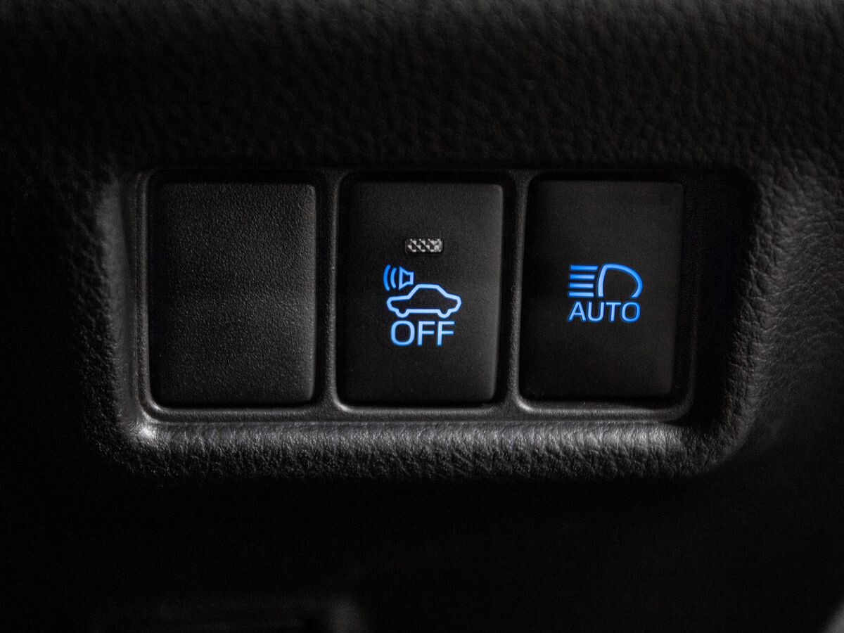 Toyota C-HR 2018 - фото автомобиля