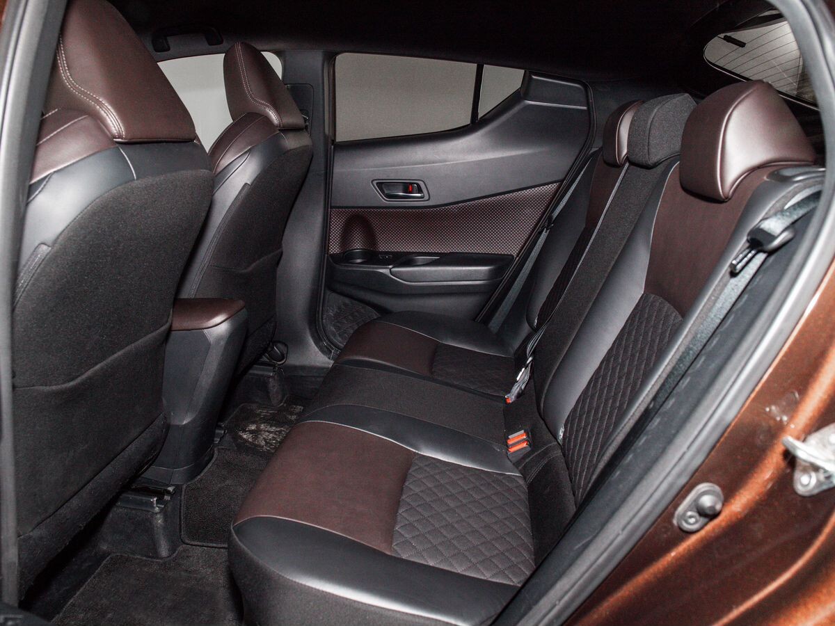 Toyota C-HR 2018 - фото автомобиля