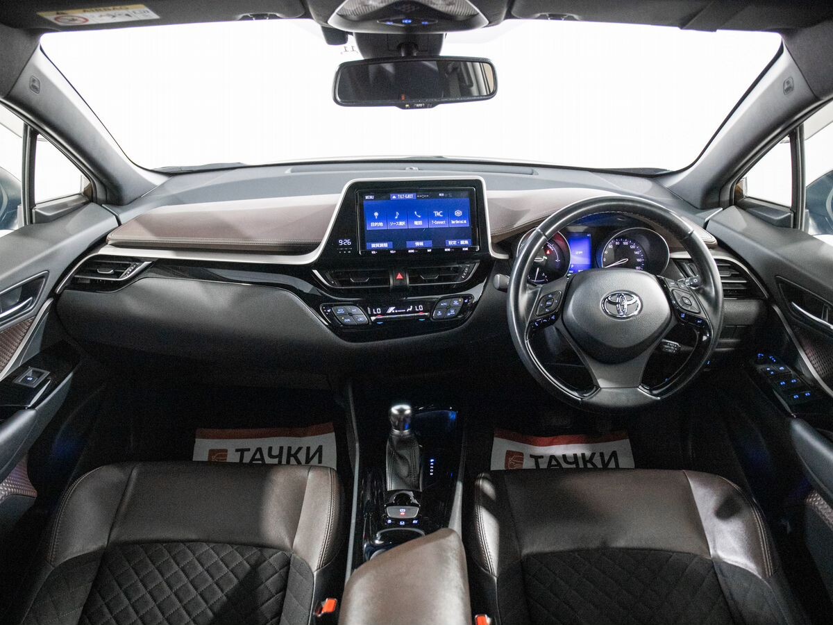 Toyota C-HR 2018 - фото автомобиля