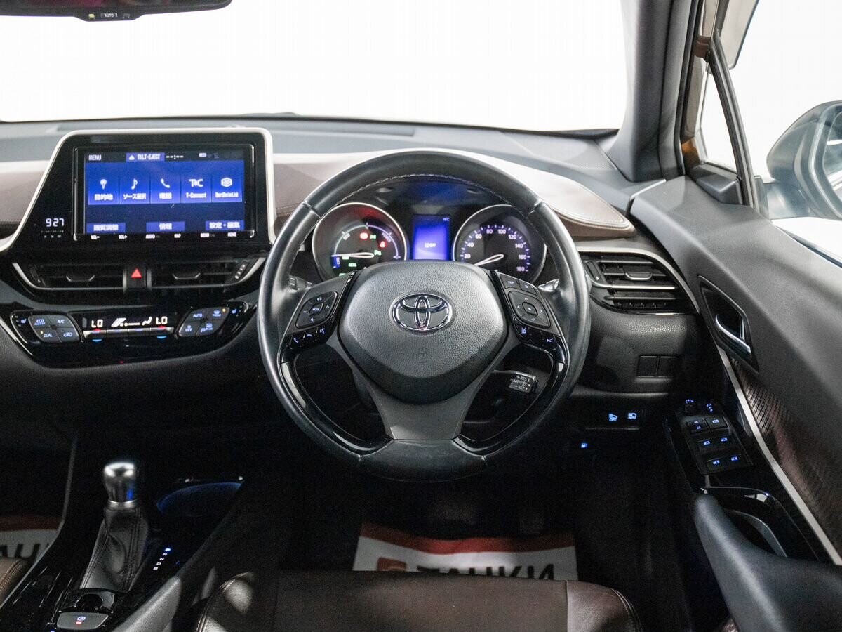 Toyota C-HR 2018 - фото автомобиля