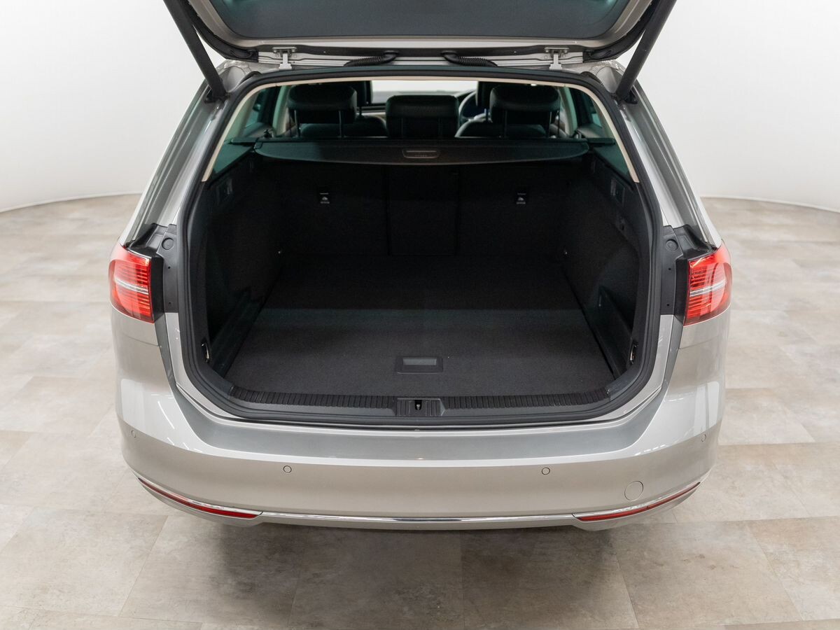 Volkswagen Passat 2016 - фото автомобиля