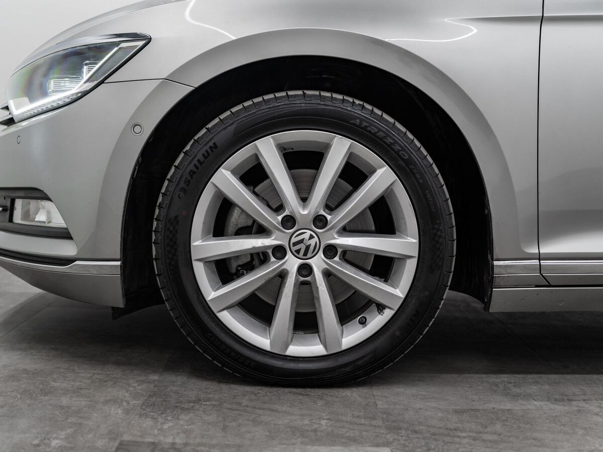 Volkswagen Passat 2016 - фото автомобиля