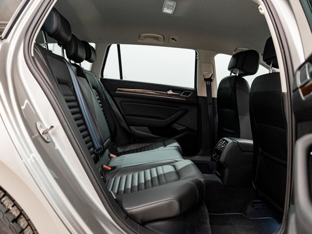 Volkswagen Passat 2016 - фото автомобиля