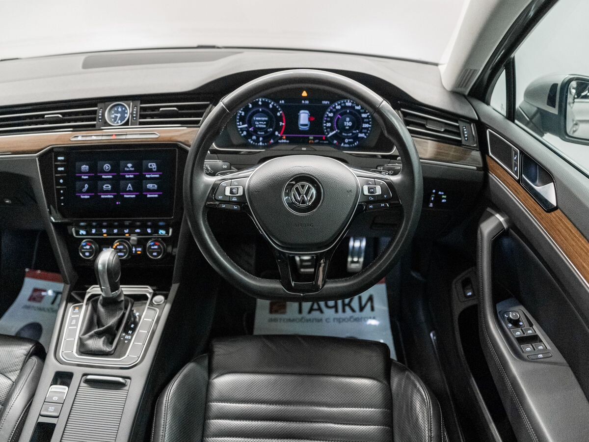 Volkswagen Passat 2016 - фото автомобиля