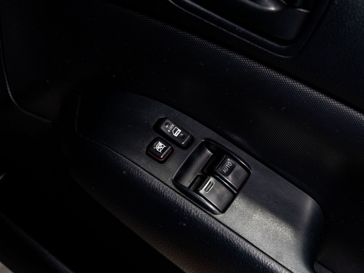 Toyota Succeed 2016 - фото автомобиля