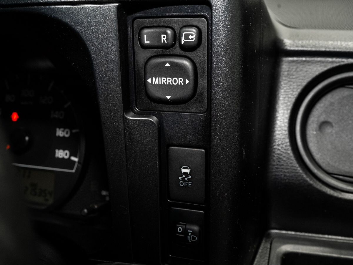 Toyota Succeed 2016 - фото автомобиля