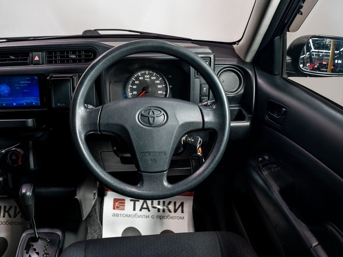 Toyota Succeed 2016 - фото автомобиля