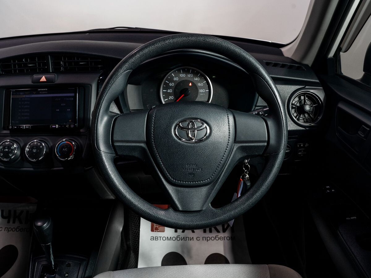 Toyota Corolla 2017 - фото автомобиля