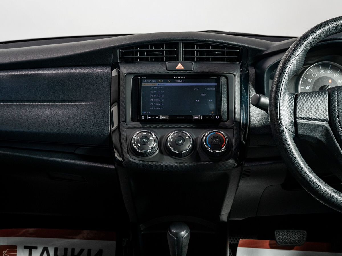 Toyota Corolla 2017 - фото автомобиля